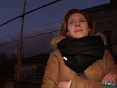 Leie, Blasen, Spermaladung, Aufs gesicht abspritzen, Handjob, Pov, Öffentlich, Rotschopf