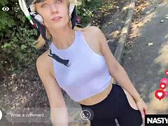 Grote lul, Blond, Schattig, Europees, Buiten, Openbaar, Plagen, Tiener