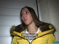Amateur, Sucer une bite, Brunette brune, En levrette, De plein air, Pov, Public, Timide