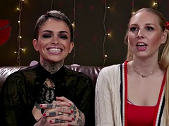 Садо мазо, Большие сиськи, Бондаж, Эротика, Женское доминирование, Пальцем, Лесбиянка, Тату