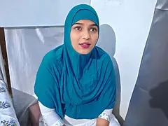 POV- My muslim Hijabi stepsis Caught me Naked, she wants to give me blowjob in 69 with pissing...Clear hindi video
