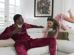 Schönheit, Grosser schwanz, Grosse titten, Blasen, Kehlenfick, Doppelpenetration, Hd, Nippel