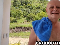Culo grande, Verga grande, Acercamiento, Pies, Fetiche, Piscina, Público, Voyeur