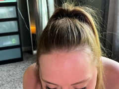 Amateur Blond Give Nice POV Blowjob