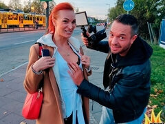 Culo grande, Polla, Estilo perrito, Al aire libre, Pelirrojo, Afeitado, Tímido, Flaco