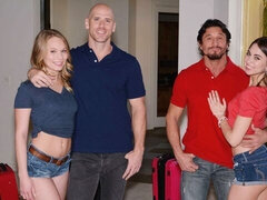 Большая жопа, Минет, Сперма во рту, Дочка, Собачьи, Вчетвером, Натуральные сиськи, Сиськи