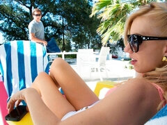 Dormitorio, Culo grande, Verga grande, Rubia, Mamada, Estilo perrito, Tetas naturales, Tetas