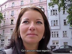 Arsch, Grosser arsch, Braunhaarige, Europäisch, Geld, Natürlichen titten, Sich ausziehen, Entkleiden