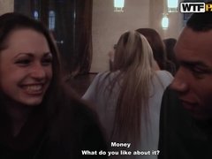 Amateur, Morena, Sexo duro, Pov, Público, Trio, Inodoro