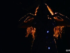 Минет, Грудастые, В клубе, Секс без цензуры, Лизание, Порнозвезда, Реалити, Втроем