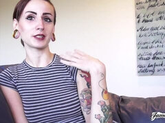 Gros seins, Sucer une bite, Brunette brune, Seins naturels, Cheveux courts, Maigrichonne, Adolescente, Nénés