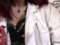 Blasen, Geile alte tussi, Kehlenfick, Masturbation, Reif, Milf, Reiten, Stiefmutter