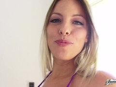 Leie, Grosse titten, Fingern, Masturbation, Rasiert, Kurzes haar, Solo, Entkleiden