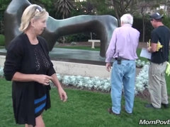 Sucer une bite, Exhib, Hd, Mature, Pov, Public, Seins flasques, Nénés