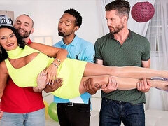 Жопа, Большие сиськи, Двойное проникновение, Вчетвером, Групповуха, Зрелые, Пирсинг, Чулки