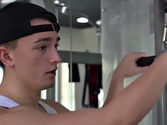 Enthousiasteling, Anaal, Homo, Sportzaal, Masseren, Spier, Olie, Tatoeage