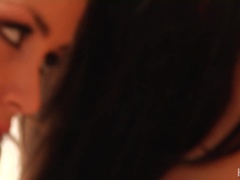 Anal, Sucer une bite, Brunette brune, Gorge profonde, Bâillonner, Hard, Nénés