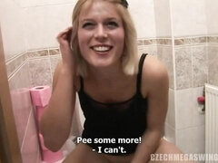 Grosser arsch, Grosse titten, Schwarz, Blondine, Stiefel, Handjob, Riesig, Milf
