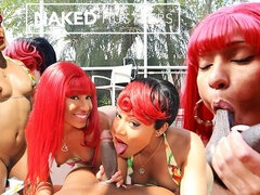 Noire, Sucer une bite, Queue, Noir ébène, Nue  à poil, Fête, Piscine, Suçant