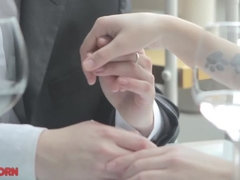 Brunette brune, Faciale, Talons, Piercing, Tatouage