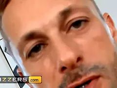Grote kont, Grote mammen, Diep in de keel, Hondjeshouding, Sperma in gezicht, Hd, Monster, Rijden