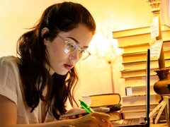 Жопа, Поцелуи, Лесбиянка, Лизание, Мастурбация, Киски, Стриптизерша, Втроем