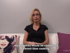 Blondine, Blasen, Tschechisch, Brille, Hardcore, Milf