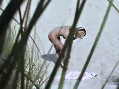 ビーチ, 茶髪の, 指いじり, 露出狂, 淫乱熟女, アウトドア, ピアス, 公共