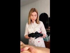 Blonde, Homme nu et filles habillées, Tir de sperme, Queue, Gants, Branlette thaïlandaise, Mère que j'aimerais baiser, Infirmière