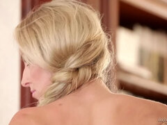 Grote mammen, Bruinharig, Universiteit, Hd, Masturbatie, Alleen, Swinger, Tieten likken