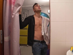 Поза 69, Жопа, Европейки, Ласковые ручки, Лизание, Мастурбация, Душ, Сиськи