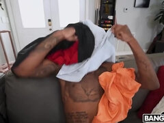 Grosser arsch, Grosse titten, Vollbusig, Kehlenfick, Mutti, Muschi, Tätowierung, Titten