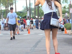 Acercamiento, Extremo, Masturbación, Orgasmo, Público, Solo, Adolescente, Bajo la falda