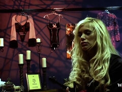 Bondage discipline sadomasochisme, Grote kont, Gebondenheid, Dominatie, Likken, Panty, Geschoren, Trio