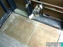 Grosse bite, Sucer une bite, Brunette brune, Éjaculer dans la bouche, Marrant, Petite femme, Criant, Nénés