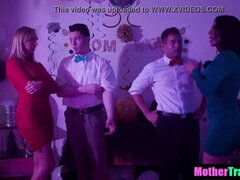 Blasen, Familie, Flotter vierer, Reif, Milf, Muschi, Stiefmutter, Taboo