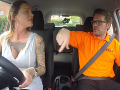 Tatted vixen Chantelle Fox creampied in the car