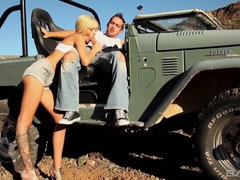 Blondine, Im freien