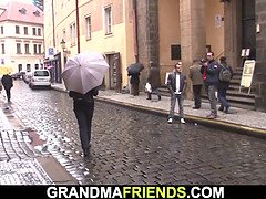 Blasen, Doppelpenetration, Oma, Lingerie, Reif, Orgie, Realität, Strümpfe