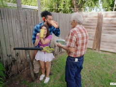 Corridas, Corridas faciales, Interracial, Latina, Lamidas, Al aire libre, Coño, Sexo fuerte