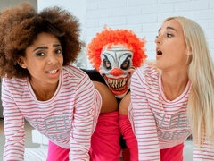 Arsch, Blondine, Blasen, Schwanz, Hundestellung, Hardcore, Jungendliche (18+), Flotter dreier