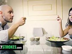 Sucer une bite, Homme nu et filles habillées, Tir de sperme, Papa, Branlette thaïlandaise, Hd, Naturelle, Serré