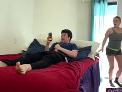 ブロンド, 巨乳な, 捕まる, 自家製, 現実, 義母, 禁句, のぞき