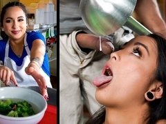 Brunette brune, En levrette, Domination, Fétiche, Branlette thaïlandaise, Hard, Interracial, Embrassement