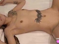 Amateur, Sucer une bite, Tir de sperme, Doigter, Hd, Chatte, Tatouage, Nénés