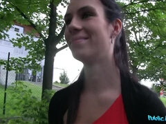 Amateur, Mamada, Morena, Corrida, Al aire libre, Pene, Pov, Público