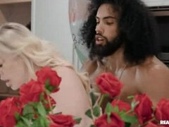 Blond, Sperma in gezicht, Hardcore, Huisvrouw, Moeder die ik wil neuken, Zoon, Stiefmoeder, Vrouw