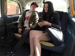 Grosser arsch, Grosse titten, Schwarz, Blondine, Blasen, Auto, Hardcore, Öffentlich