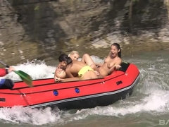 Rubia, Morena, Lesbiana, Masturbación, Al aire libre, Realidad, Trio, Juguetes