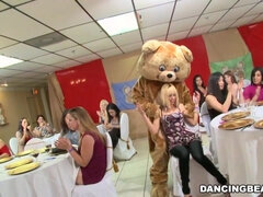 Verga grande, Mamada, Cfnm, Hembra, Grupo, Hd, Orgía, Fiesta